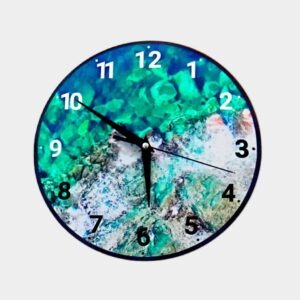 Wanduhr in Meeroptik